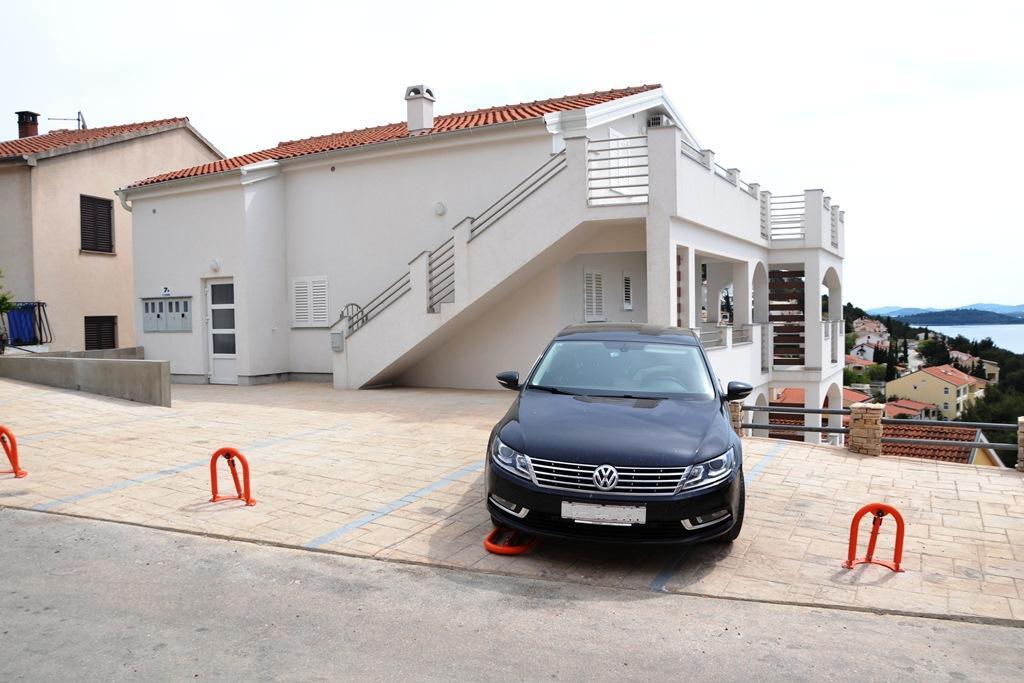 House With Sea View Apartment Drage Exterior photo